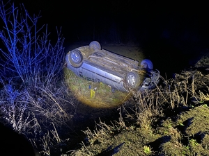 miejsce dachowania pojazdu marki Opel na trasie Świętajno-Kolonia