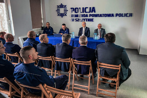 Komendant Powiatowy Policji w Szczytnie insp. Radosław Drach omawia osiągnięte wyniki w roku 2022