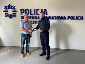 Wójt Gminy Szczytno Sławomir Wojciechowski oraz Komendant Powiatowy Policji w Szczytnie insp. Radosław Drach
