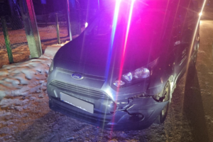 Samochód nietrzeźwego kierowcy zatrzymanego przez policjanta po służbie