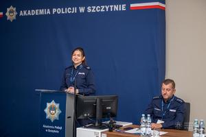 policjanci i uczestnicy seminarium