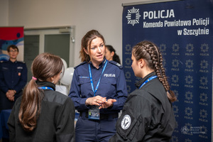 policjanci i uczestnicy seminarium