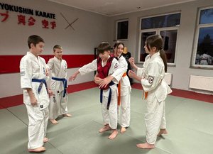 Zajęcia z udzielania pierwszej pomocy w klubie karate