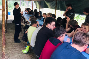 Spotkanie z harcerzami nad Jeziorem Średnie