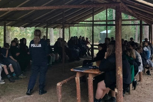 Spotkanie z harcerzami nad Jeziorem Krzywek