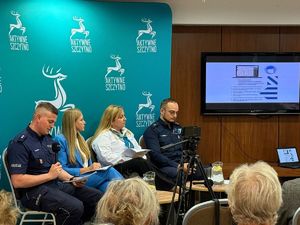 Debata "Świadome decyzje - Bezpieczny Senior"