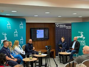 Debata "Świadome decyzje - Bezpieczny Senior"