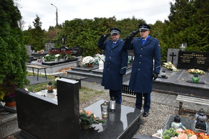 Oddanie hołdu policjantom, którzy odeszli na wieczną służbę