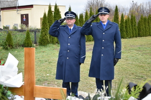 Oddanie hołdu policjantom, którzy odeszli na wieczną służbę