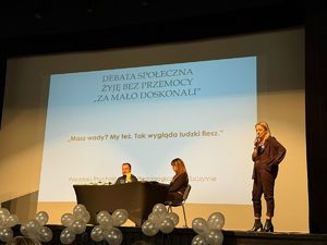 Debata "Żyję bez przemocy. Za mało doskonali"