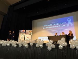 Debata "Żyję bez przemocy. Za mało doskonali"