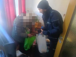 Dzielnicowi z wizytą u seniorki